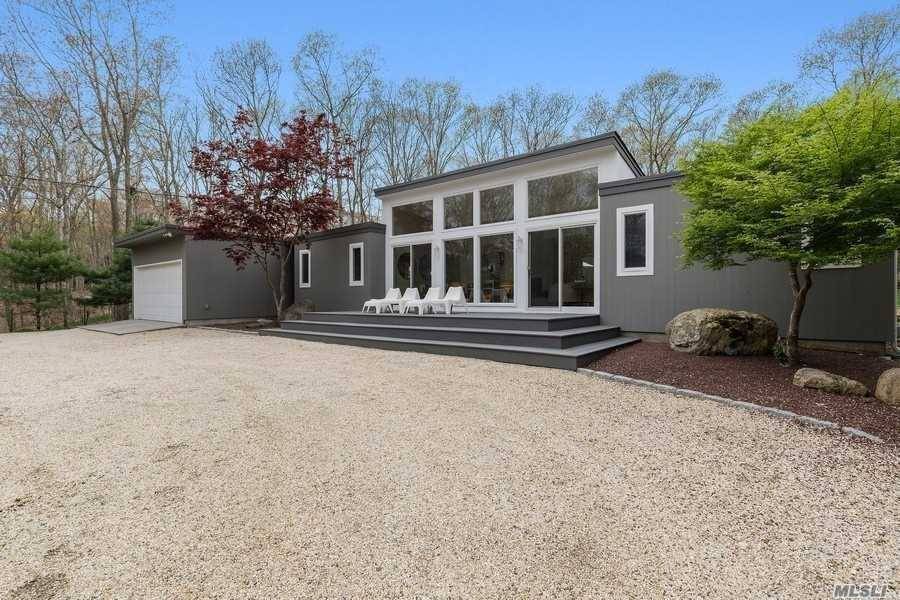 This simple yet immaculate, updated, modern, and bright Bridgehampton North home has 1500 sq ft of living space on the main level plus 1000 sq ft of space on the ...