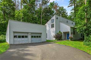 Welcome to this bright, spacious, updated, conveniently located new home in a private, quiet, safe, and wooded setting.