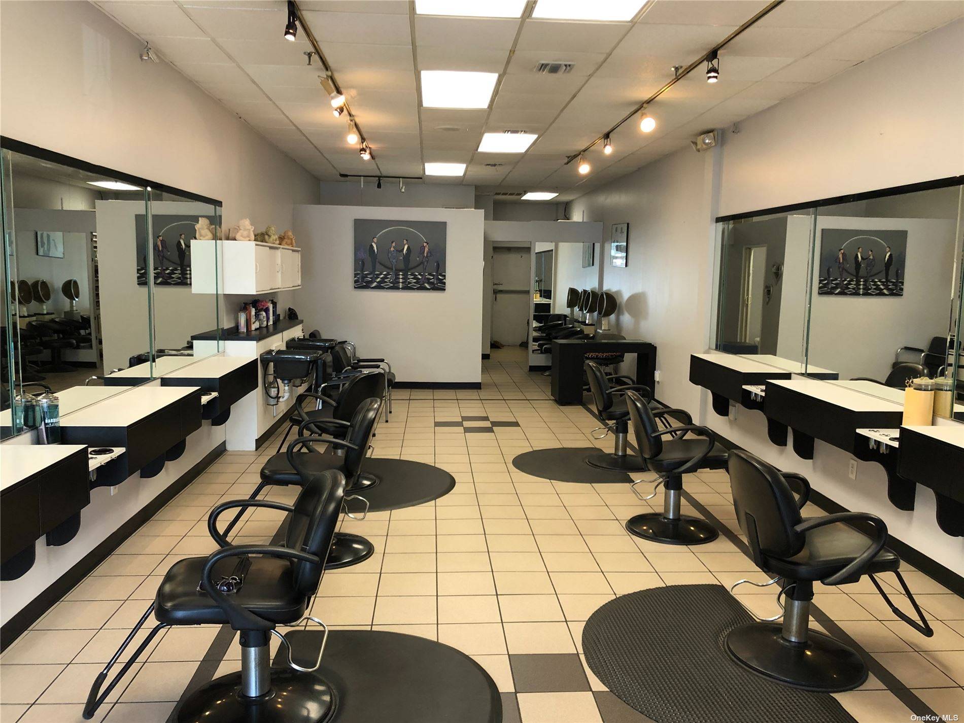 Established turn key hair salon.