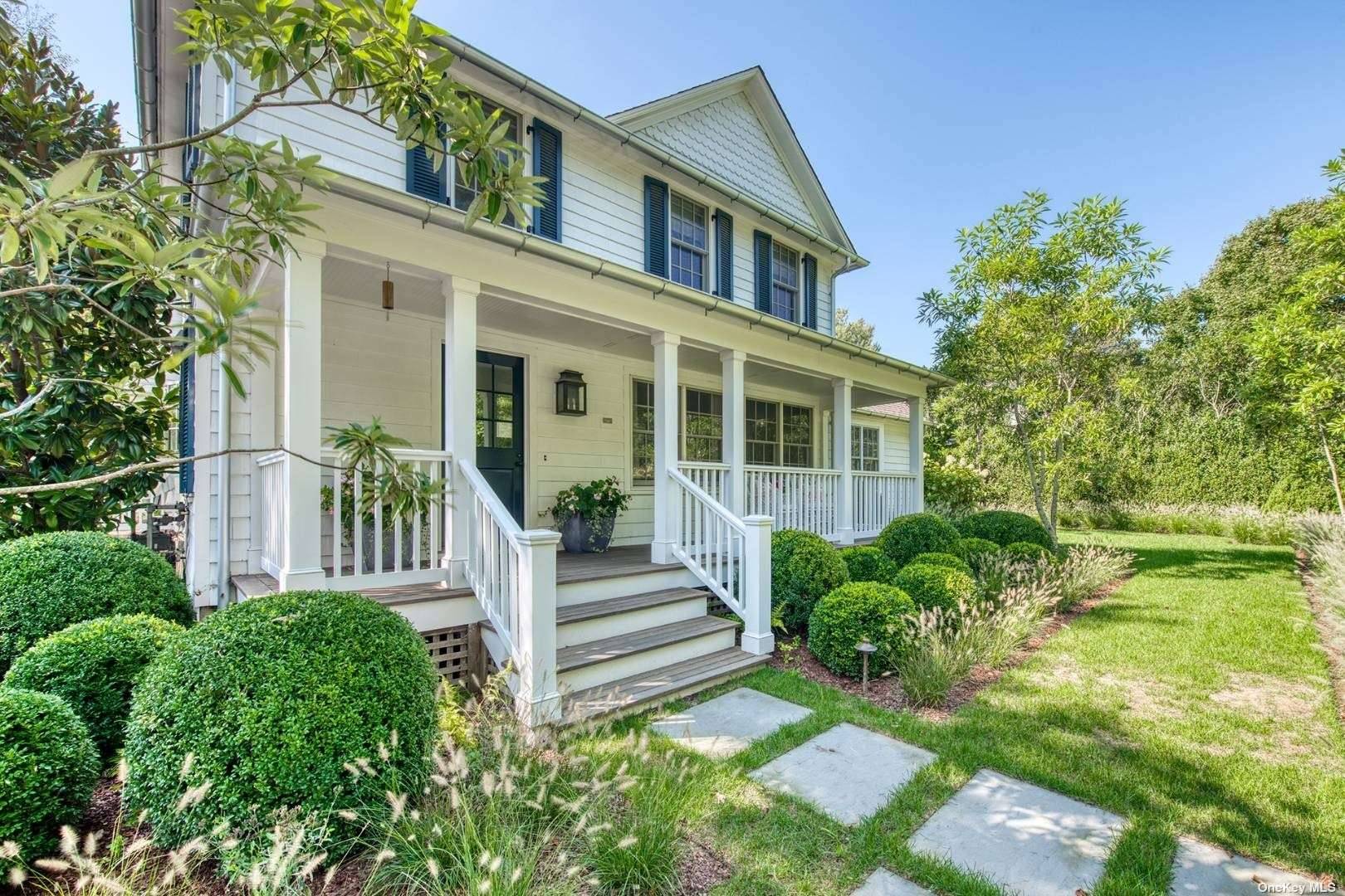 East hampton Village Charm beautifully renovated home situated close to village shops, fine restaurants and beaches.