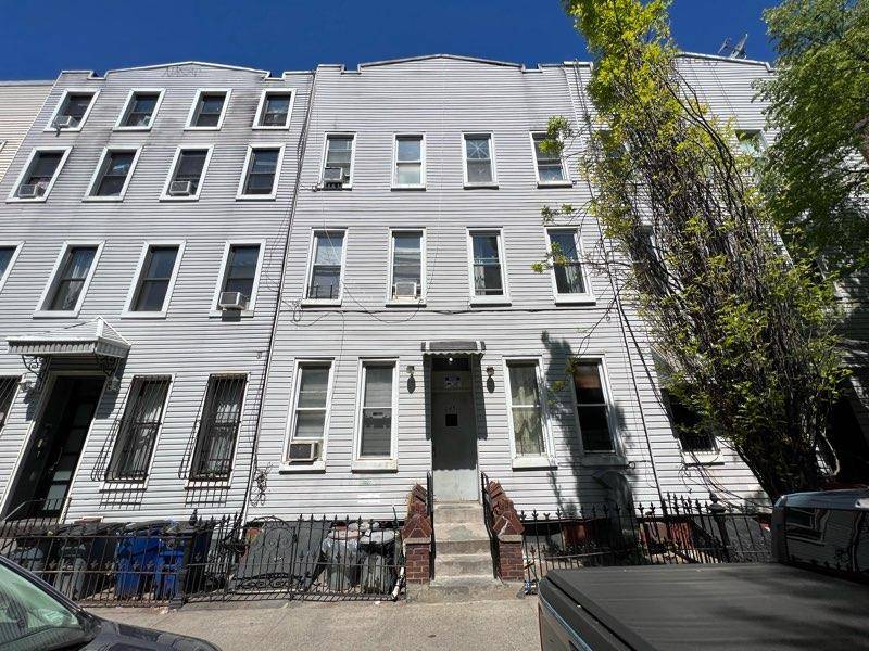 Legal 6 Unit Building in Prime Bushwick 3 Units Occupied Full of Original Details Tons of growth potential Short walking distance from Knickerbocker M and Dekalb L Close to all ...