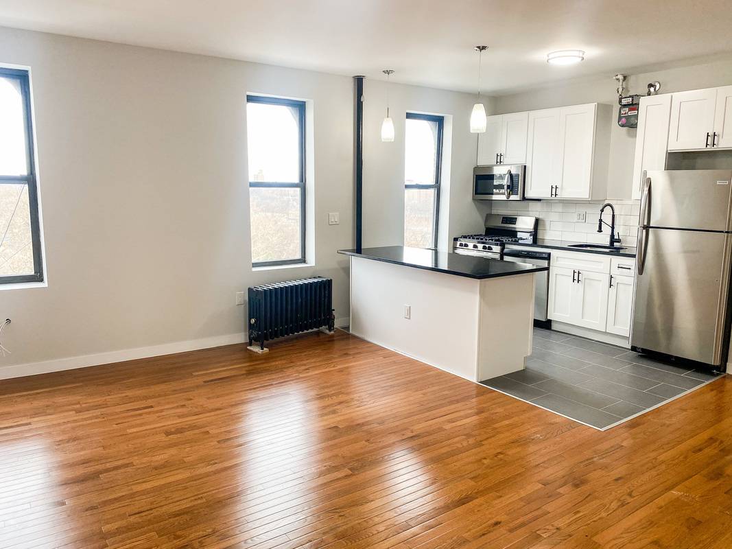 Newly Renovated 2 bedroom 1 bath apartment in a prime Washington Heights Location.
