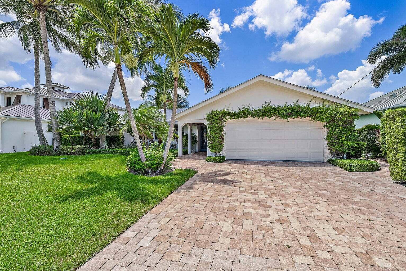Have you been searching for a WATERFRONT gem in the heart of Tequesta ?