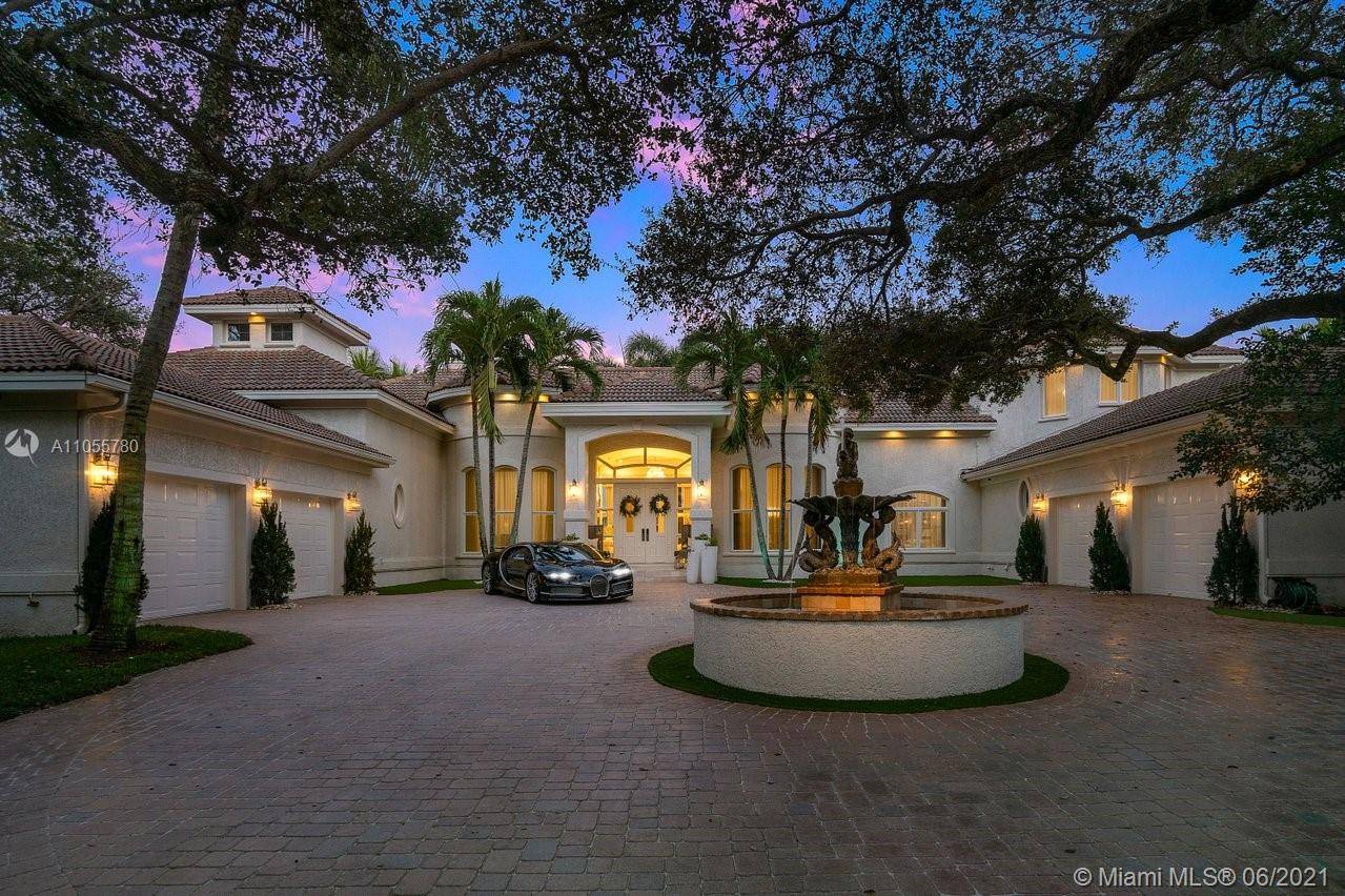 Every Yacht owners Dream Estate like new in the heart of Palm Beach Gardens.