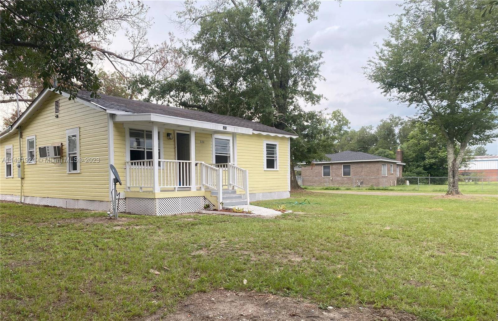 COTTONDALE, FL Beautiful single family home for sale !