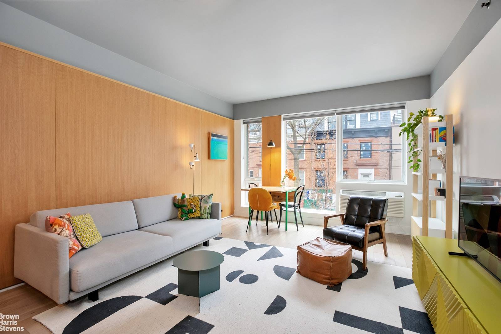 This beautifully designed luxury condo unit is fully furnished and available for rent in the heart of one of NYC's most sought after neighborhoods, Long Island City !