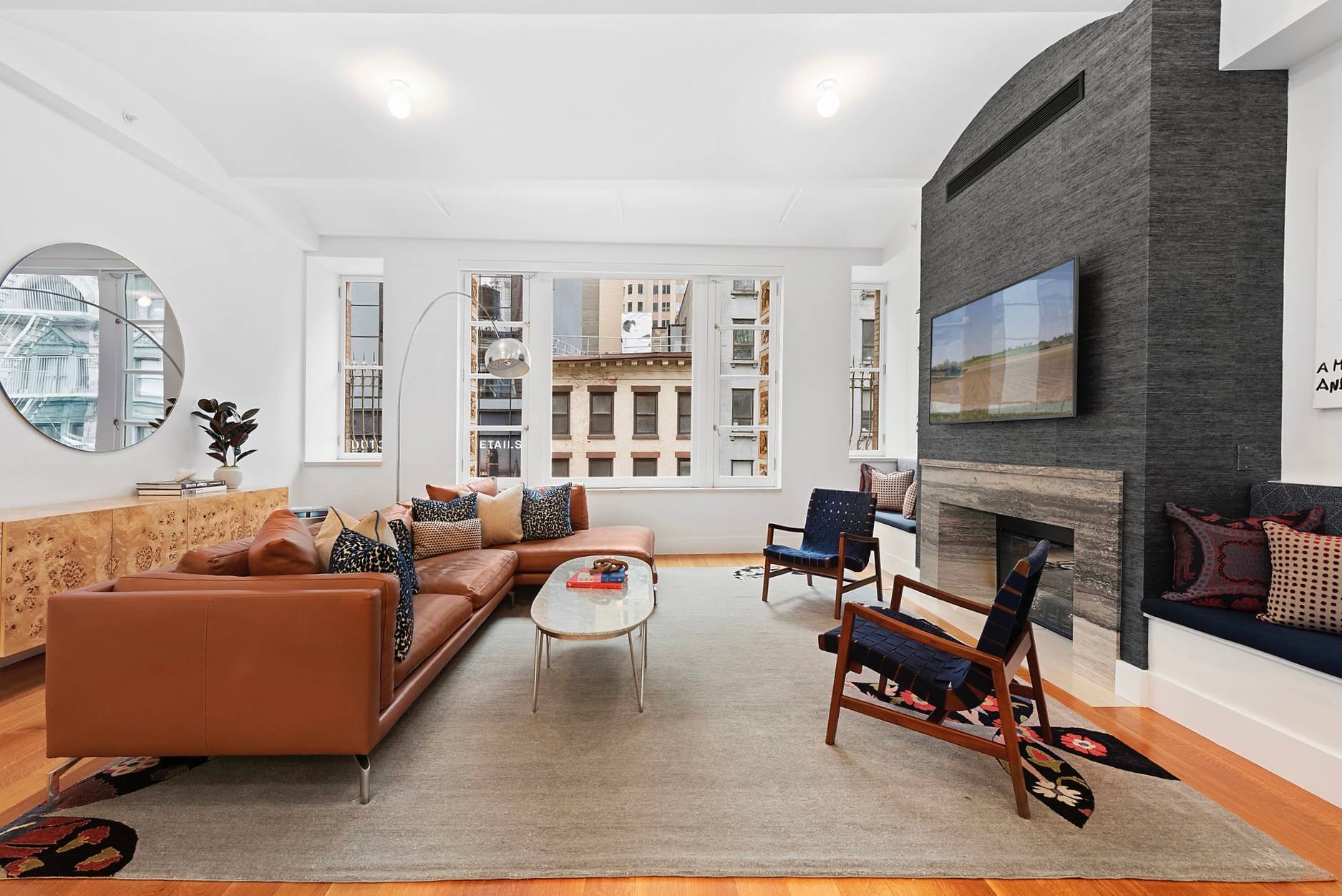 Designed by Studio DB, this exquisite full floor loft features grand proportions, two bedrooms plus den or home office, three full bathrooms and flawless designer finishes in a landmarked architectural ...