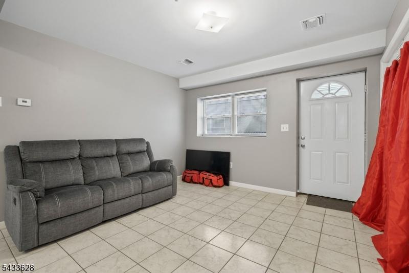 1ST FLOOR APT LIVING ROOM