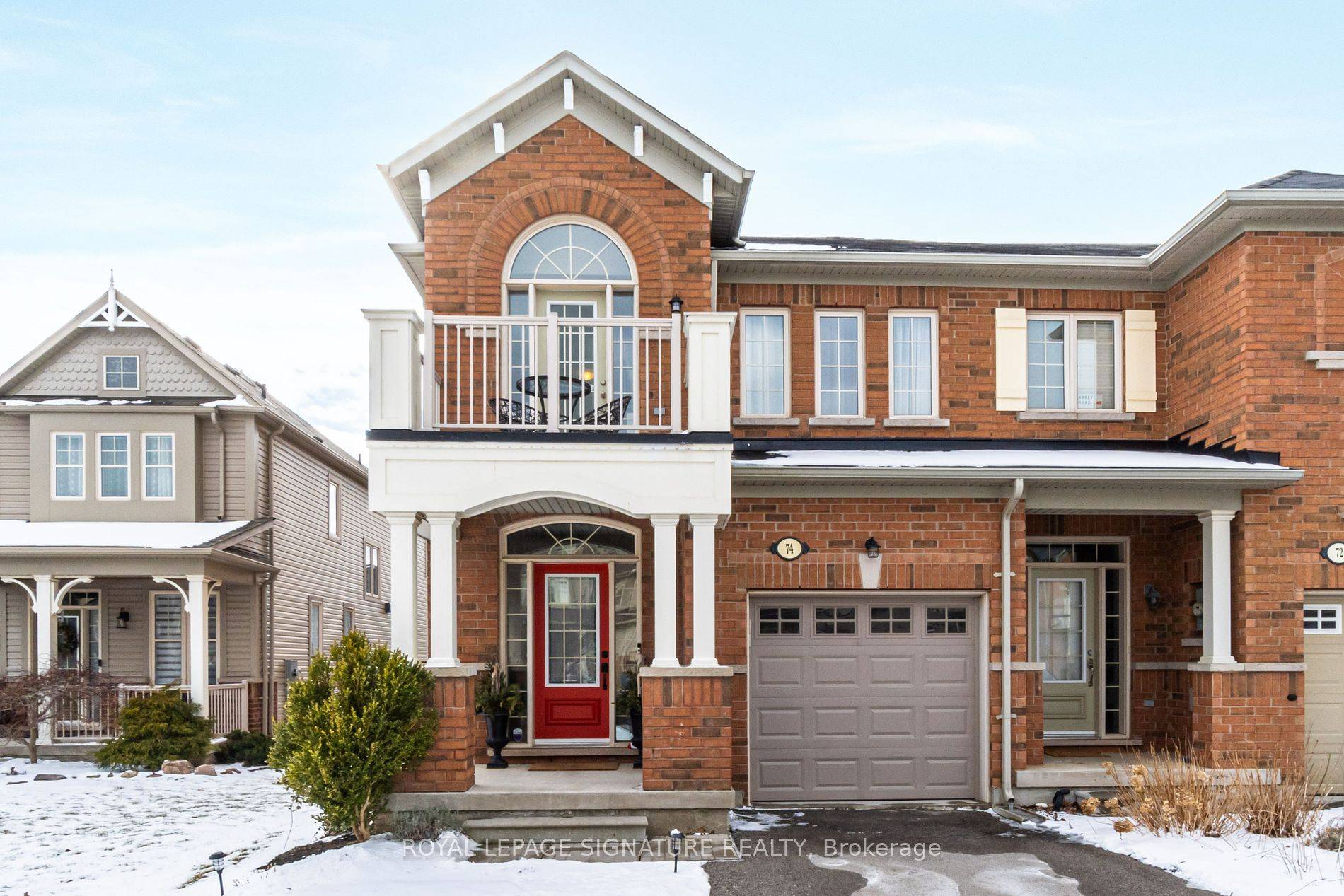 Stunning end unit TH in sought after waterdown west cul de sac.