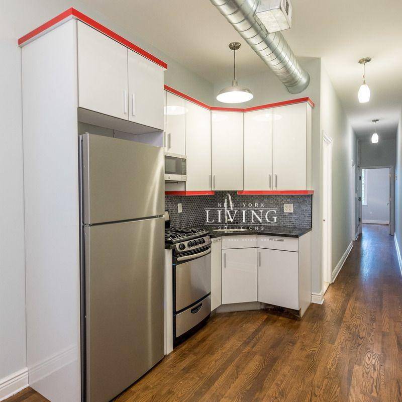 BEAUTIFUL NEWLY RENOVATED 3 BEDROOM APARTMENT WITH BACKYARD IN RIDGEWOOD !