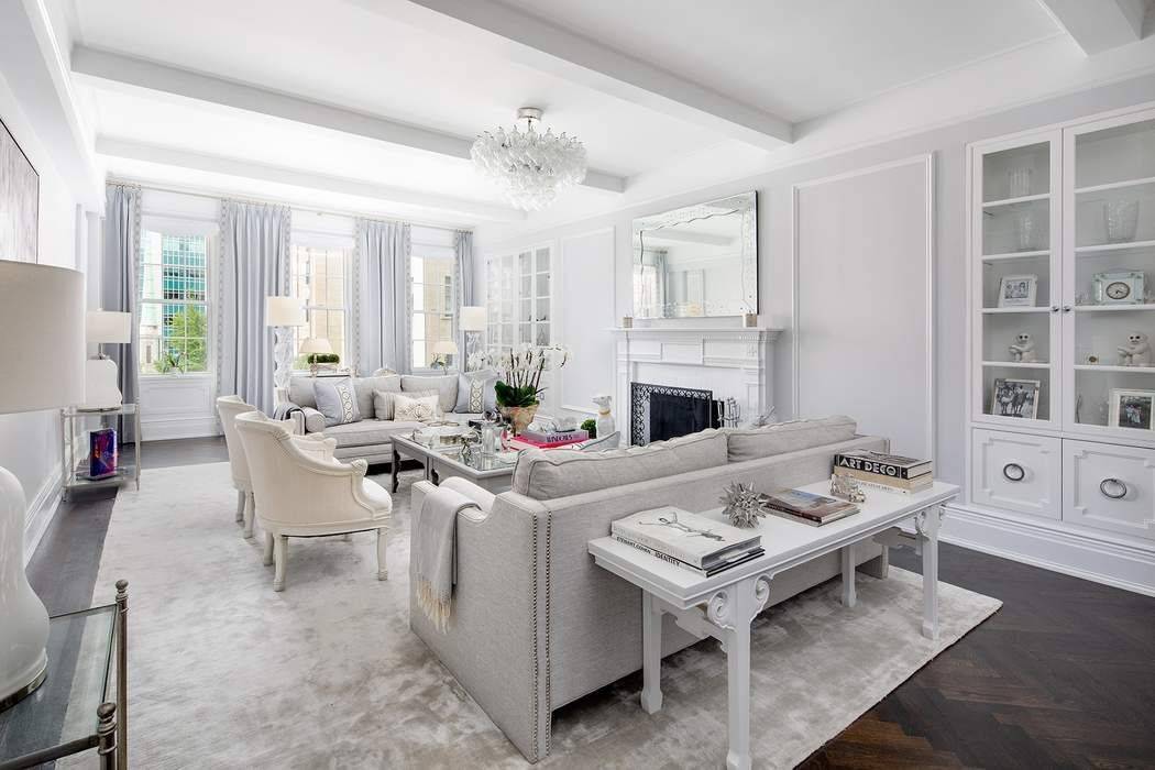 This sophisticated Park Avenue residence has been renovated to perfection ; seamlessly combining classic and traditionally appointed rooms with a chic and modern aesthetic.