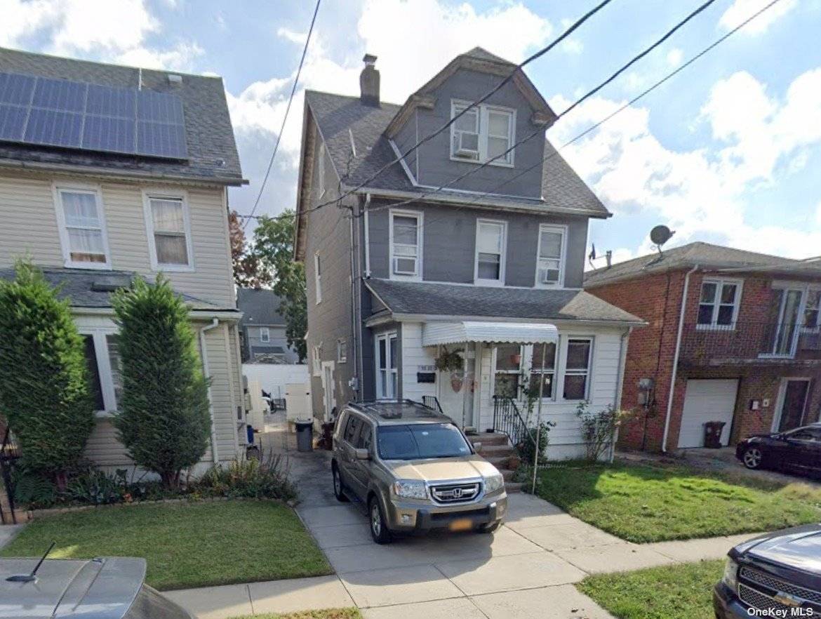 BRAND NEW SIDING, GUTTER, and FACIAL SOFFIT Detached single family house located in Queens Village.