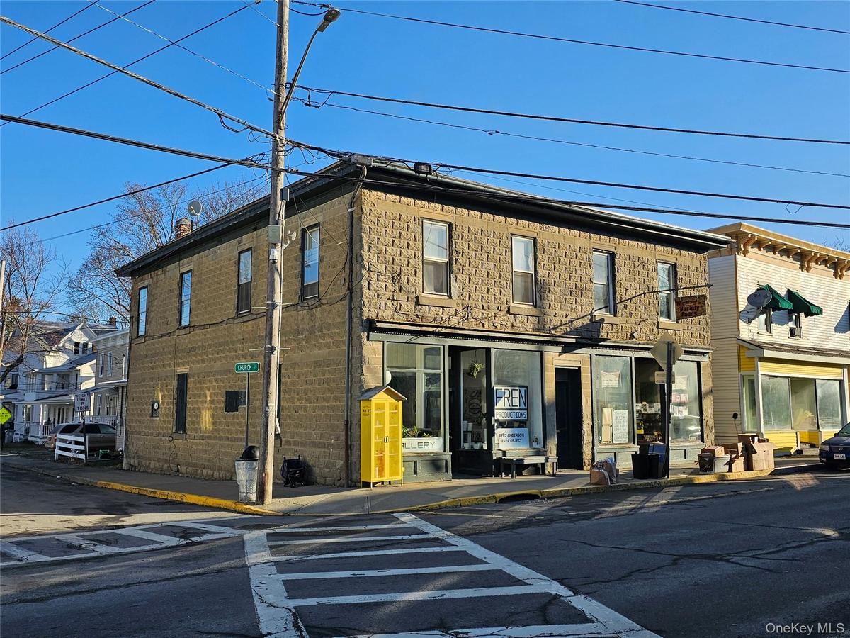 100-102 Main St