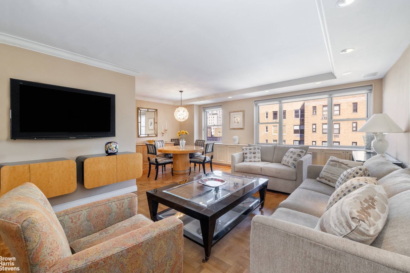 This exceptional apartment has everything needed to thoroughly enjoy life in NYC !