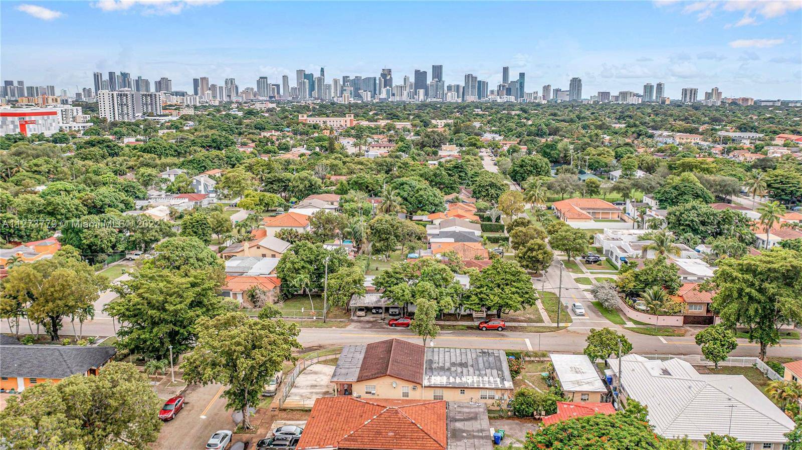 Excellent investment opportunity in the booming area of Miami's Shenandoah !