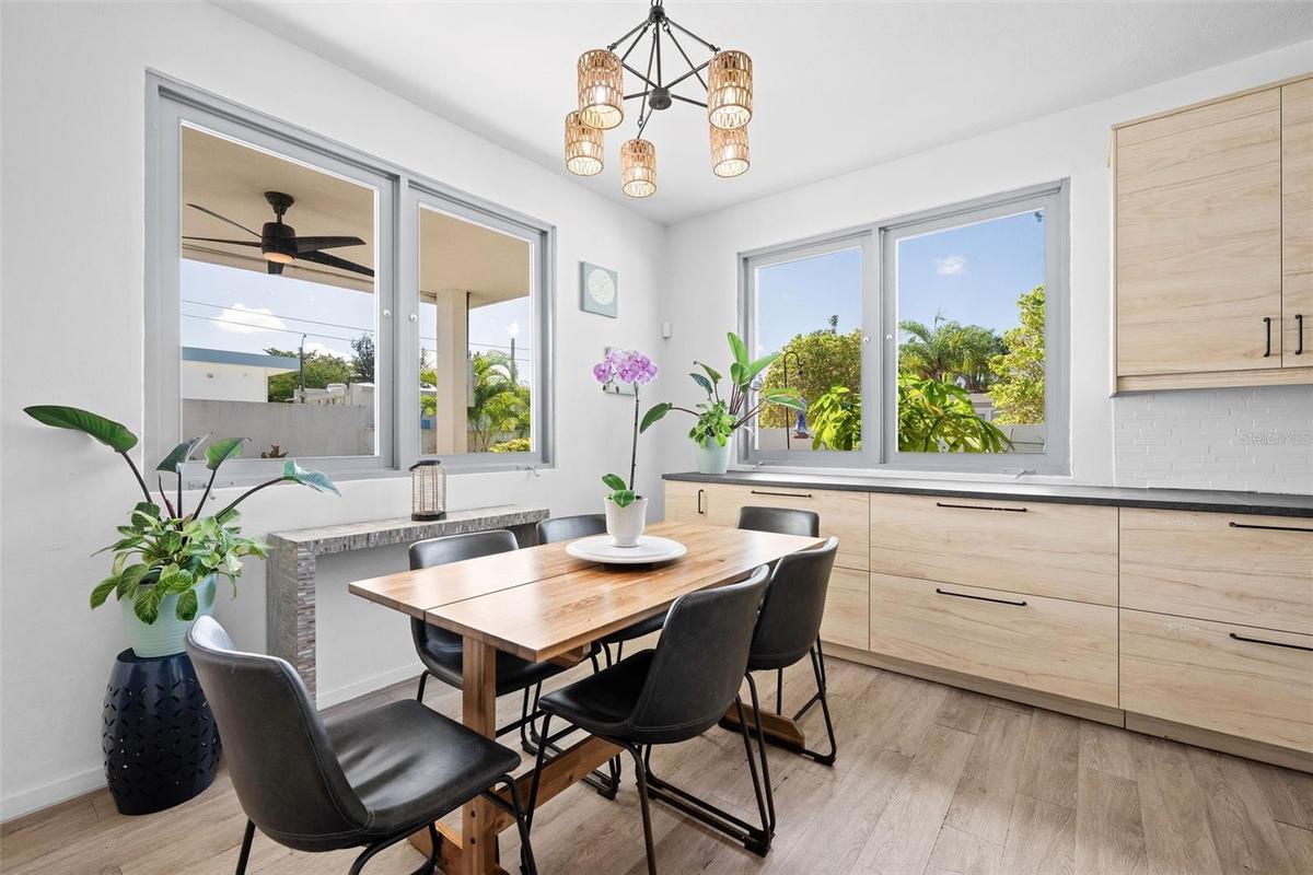 Dining Area & Kitchen