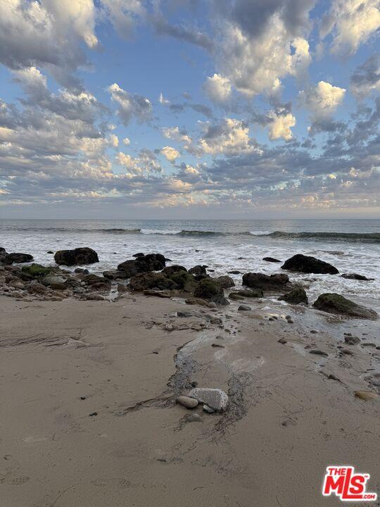 Beach 6 min walk
