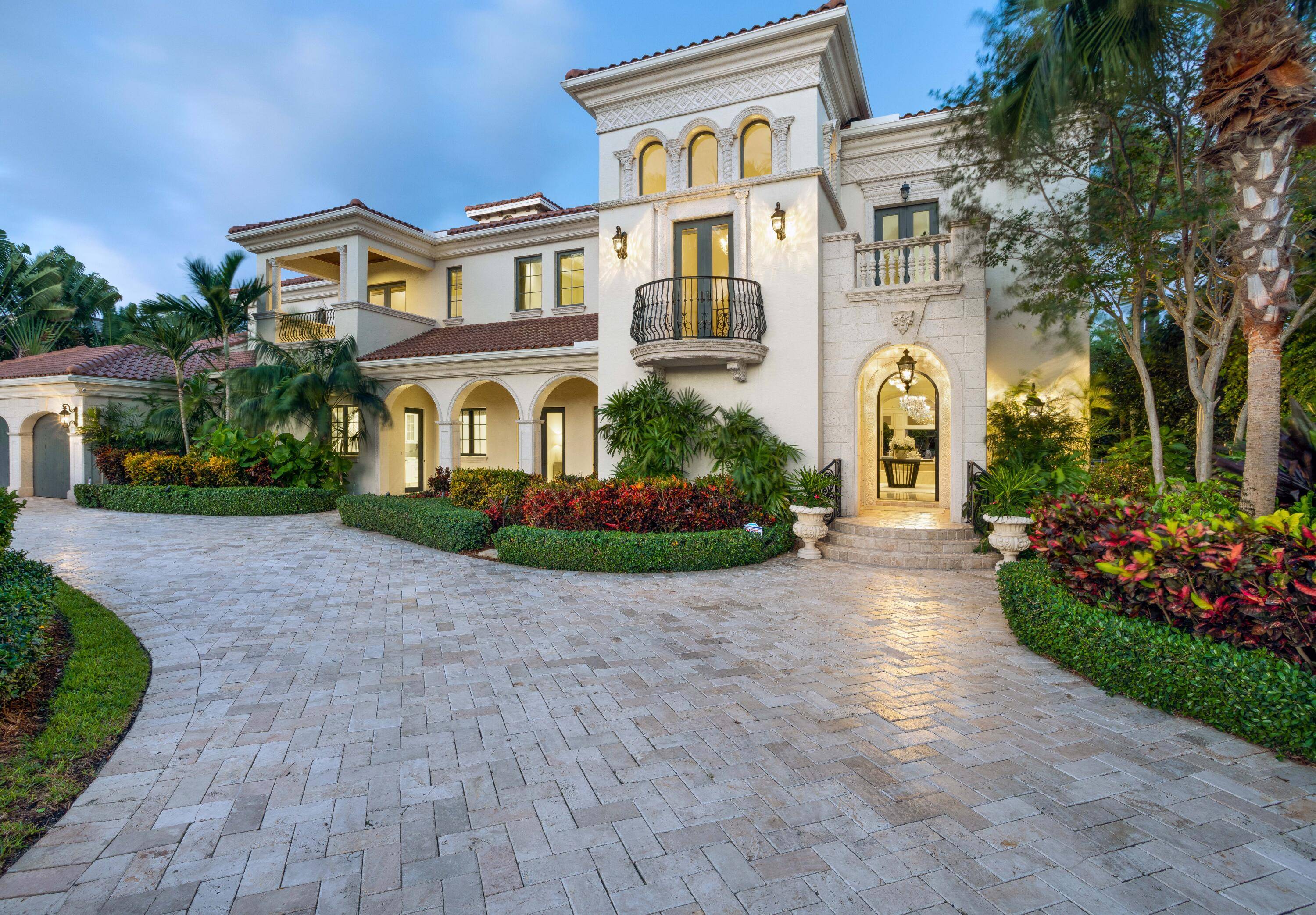 On this marvelously landscaped half acre property with stately formal gardens, a dock and 135 feet on the Intracoastal Waterway, residents enjoy spectacular sunset views from the loggias and balconies ...