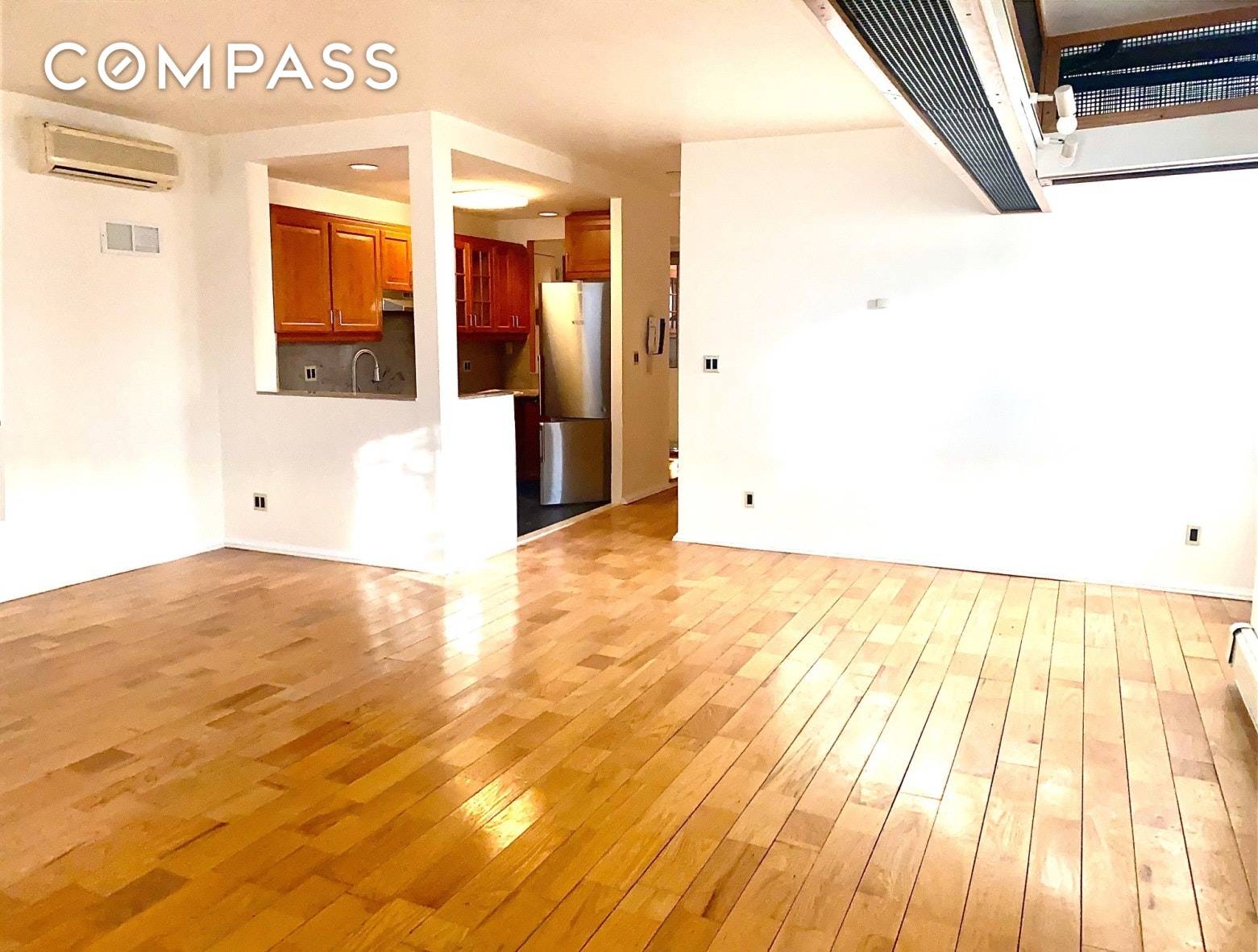 Good for shares ! Amazing 2BR apartment is located on the first floor high floor in a small apartment building.
