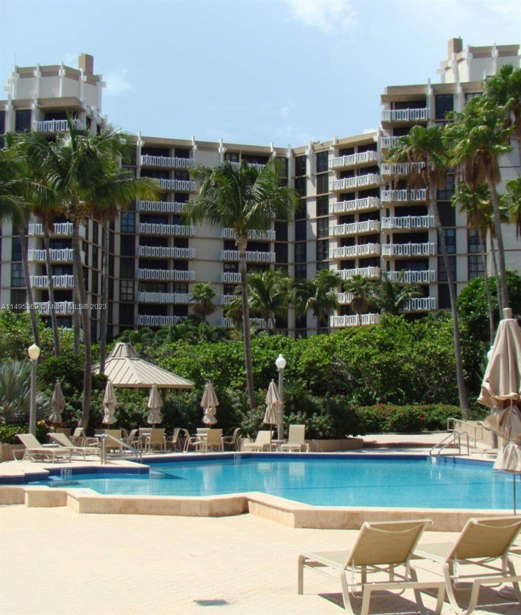 Beautiful 2 Bedroom 2 Bath, 1409 Sqft unit at The Towers Of Key Biscayne.