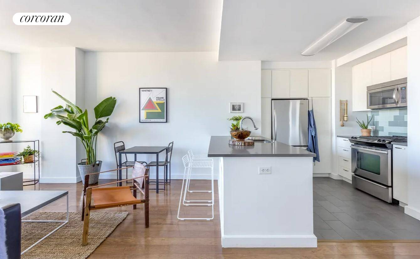 AVAILABLE Nov 1, 2022 Gorgeous 1 bedroom in Brand New building in DT Brooklyn right off all the major MTA transport, and plethora of restaurants and shops.