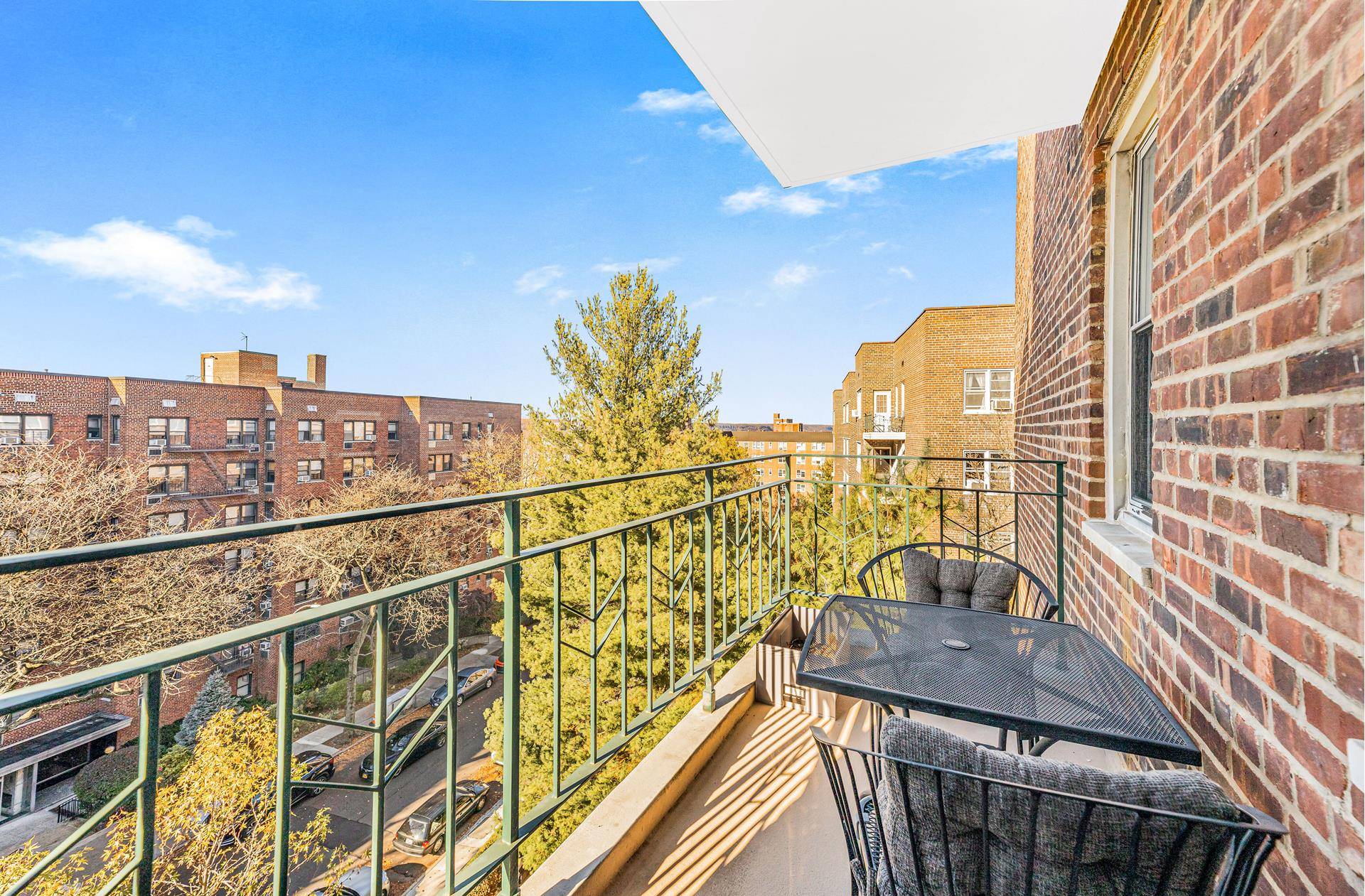 Welcome to this lovely 2BR, 2bath sunset facing coop centrally located west of the Henry Hudson Parkway.