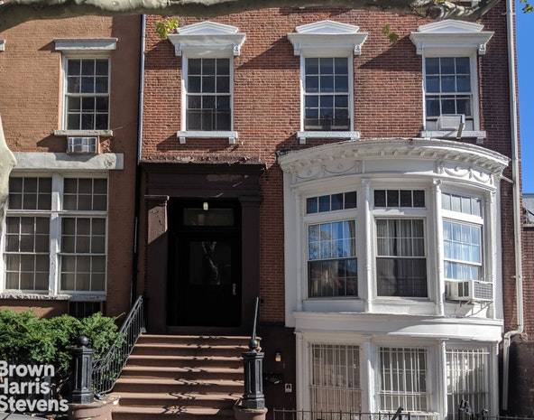 This classic Brooklyn Heights Townhouse is built 25'x58' on the first two floors, and 25'x44' on the top three floors.