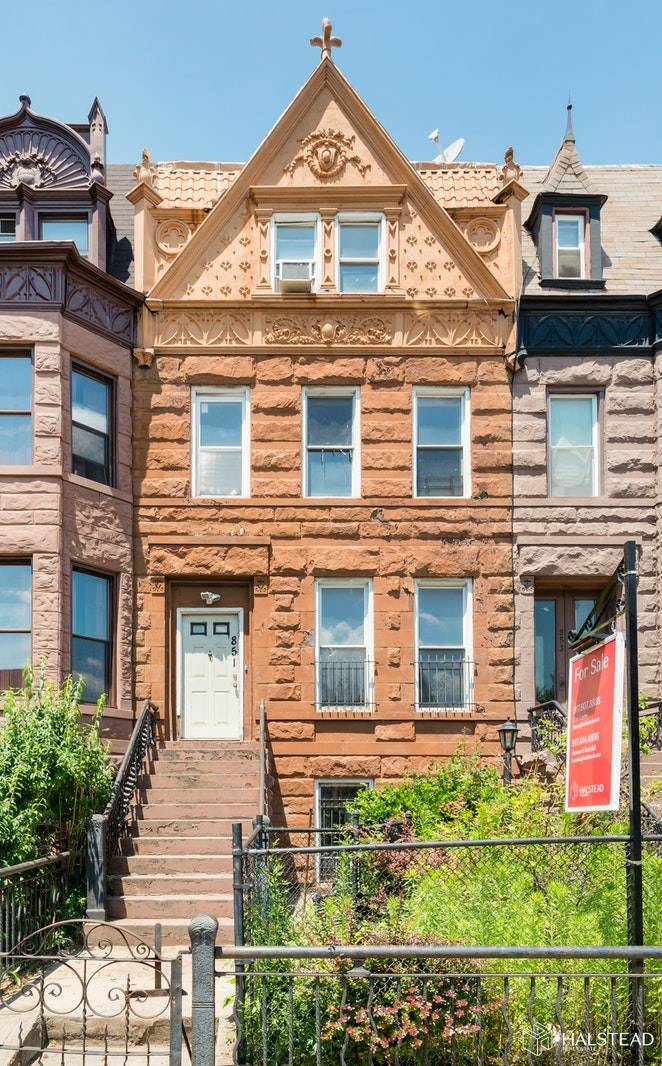Here's your opportunity to own a distinctive Jefferson Avenue brownstone in Bedford Stuyvesant, Brooklyn.