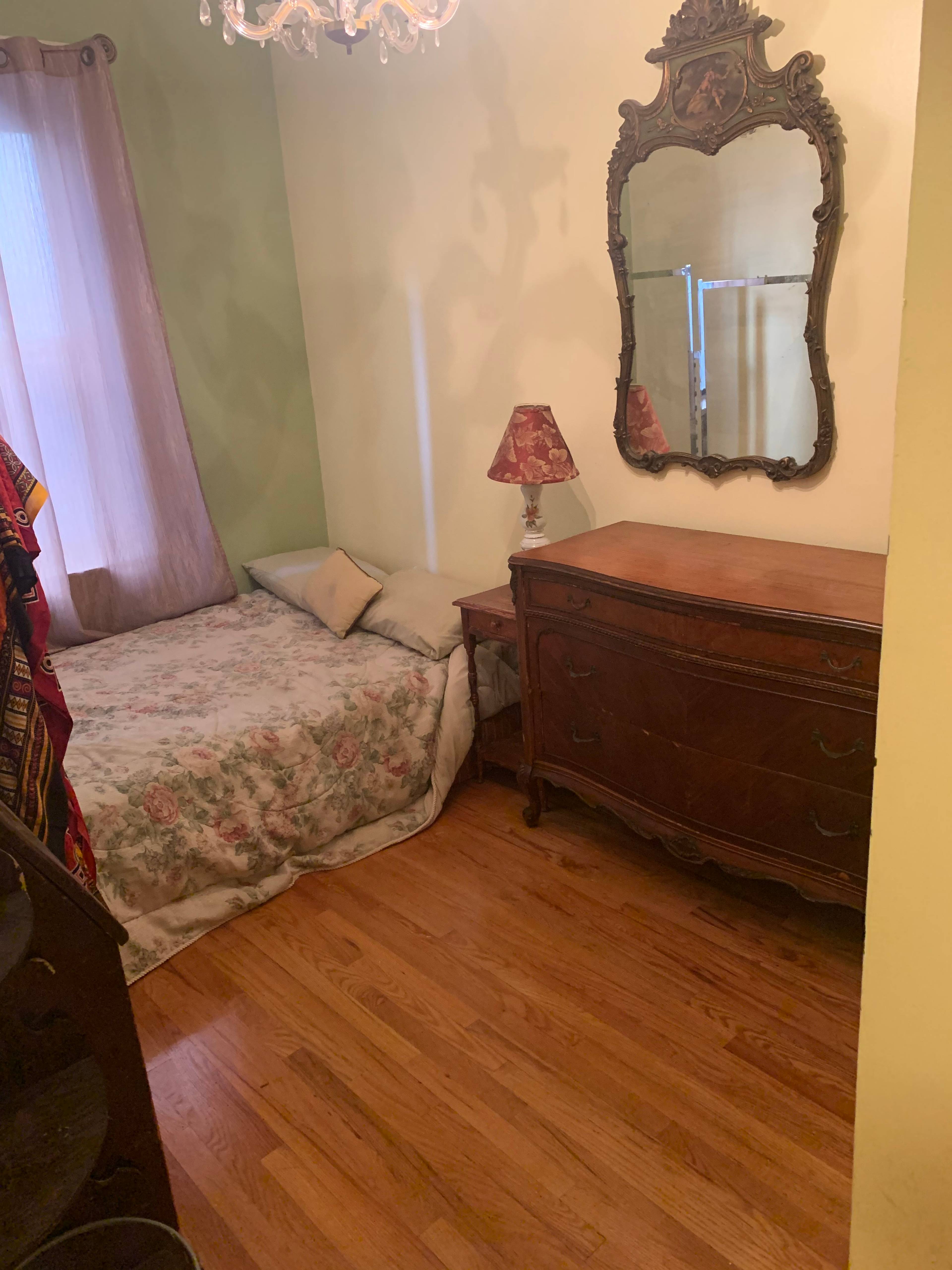 If you're looking for a spacious, fully furnished 2 Bedroom in Harlem, conveniently located by the train and great restaurants and cafes, such as Melba's and Amy Ruth's, you've found ...