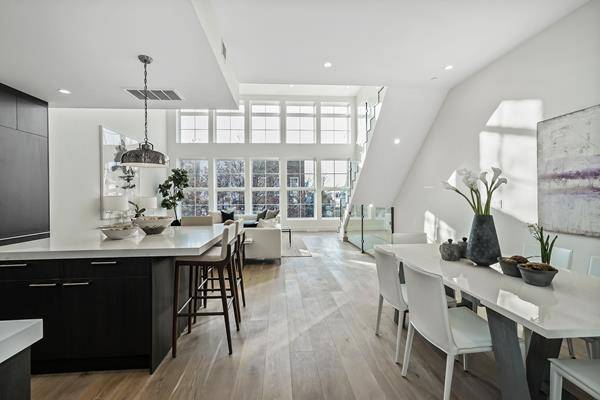 Immediate Occupancy A stunning bold brick building, with the simplicity, privacy and rarefied authenticity found in a smaller boutique condo building is not for everyone just eight lucky owners.