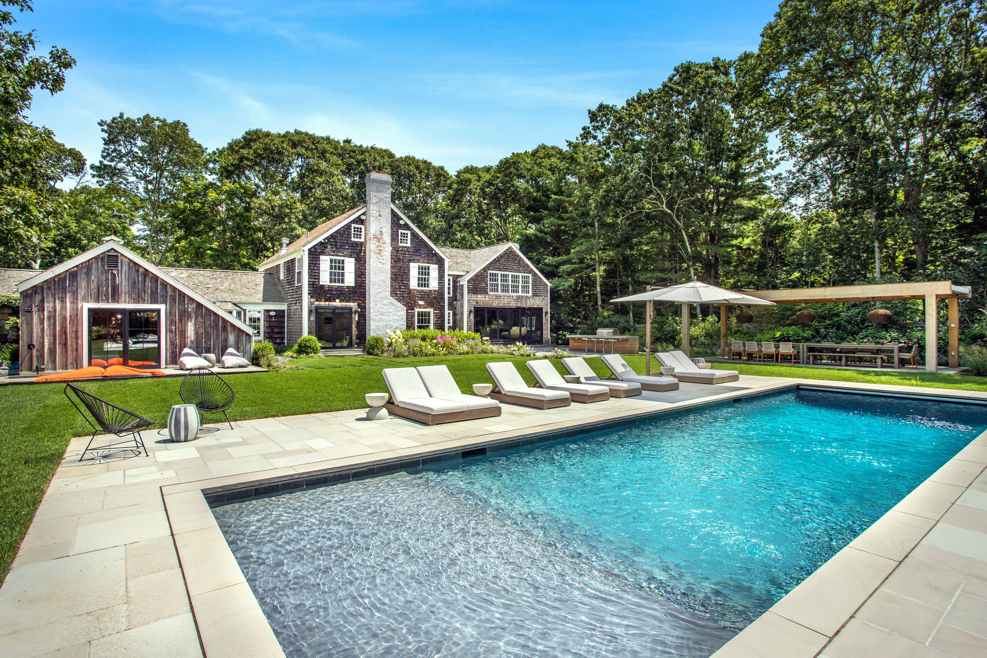 Traditional Architecture Meets Ultimate Design in Wainscott