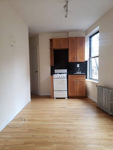 Photos of the actual apartmentSunnyExcellent conditionSeparate living areaWindows in every roomAmple cabinet and shelf space2 closetsDeep soaking tub with showerSorry, no petsSecured entryVideo intercomLaundry roomNear the 1, 2, 3, A, ...