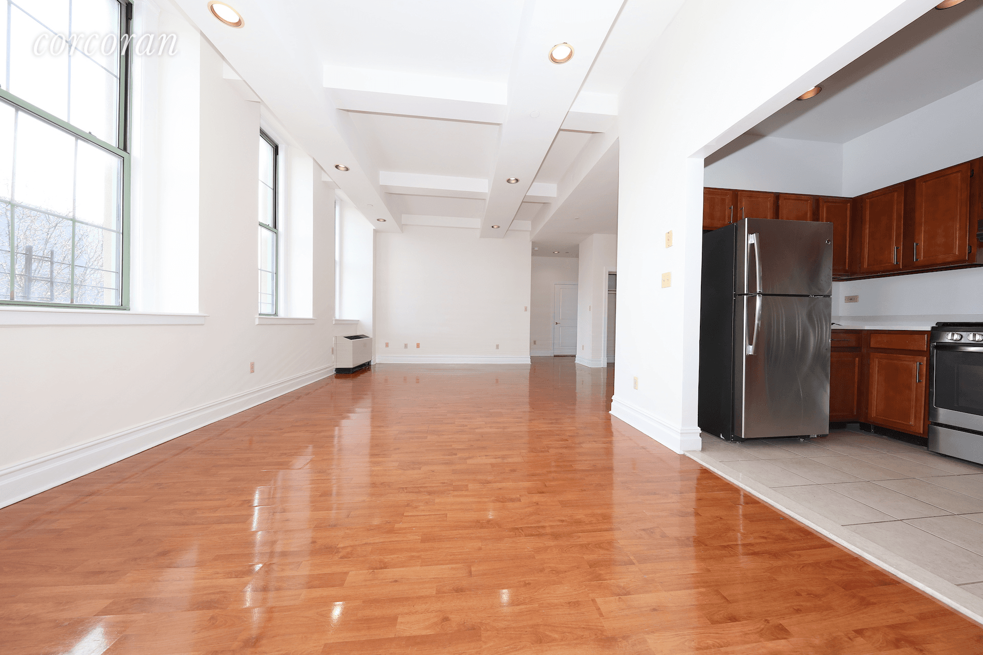 Spacious West facing 1Br 948 sq ft.