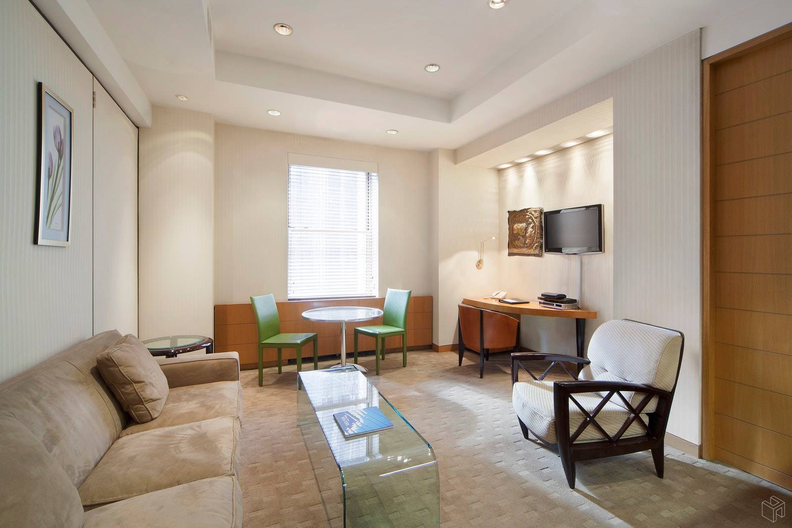 Sophisticated, spacious high floor 3 1 2 room one bedroom, 1bath apartment exuding charm, serenity amp ; style perfect for a Manhattan full time residence pied a terre investment.