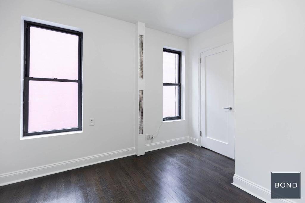 Actual photosLarge and renovated 2 bedroom railroad apartment in prime Lower East Side !