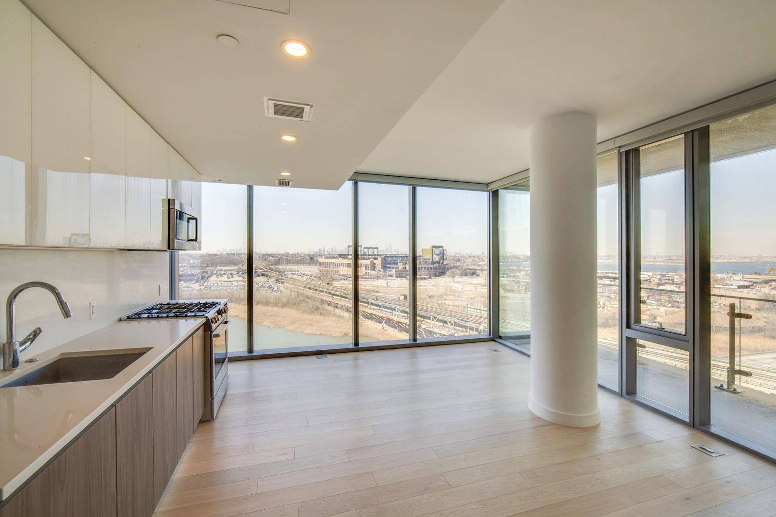 Available immediately. Corner 2b2b luxury apartment with most desirable layout, face west and north with Manhattan view, quiet amp ; private, brand new European kitchen devices, Italian white carrara marble ...