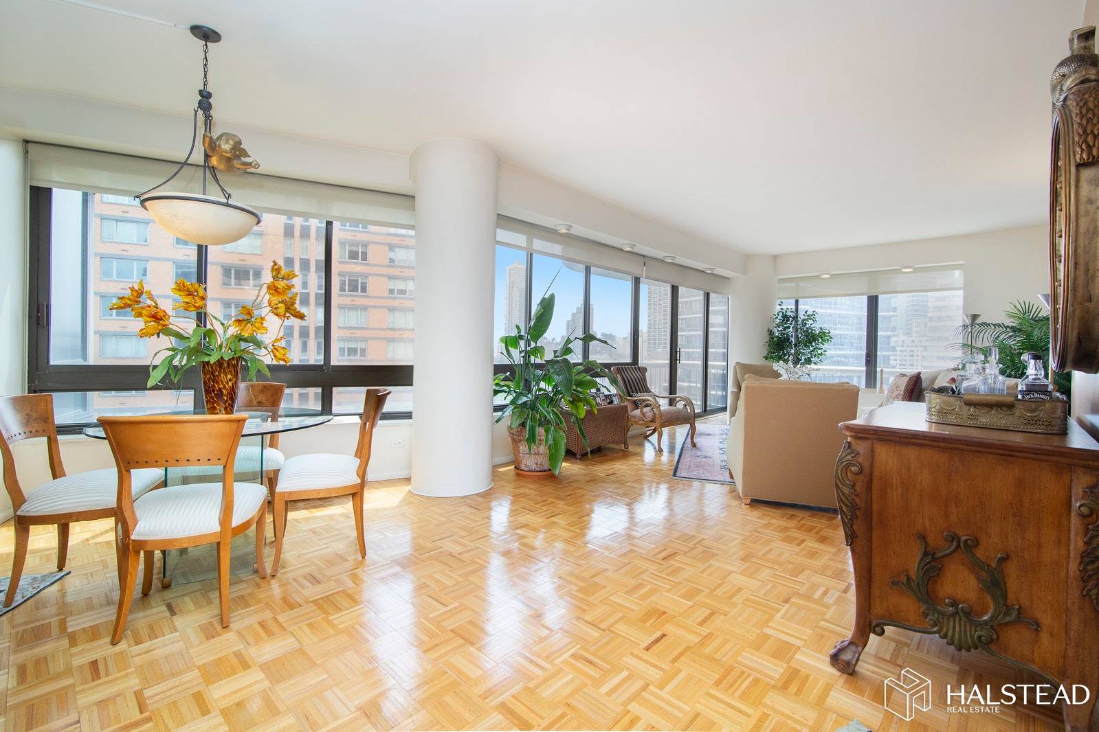 Charming 2 Bedroom 2. 5 Baths with Wrap Terrace and Exciting South East City Views.