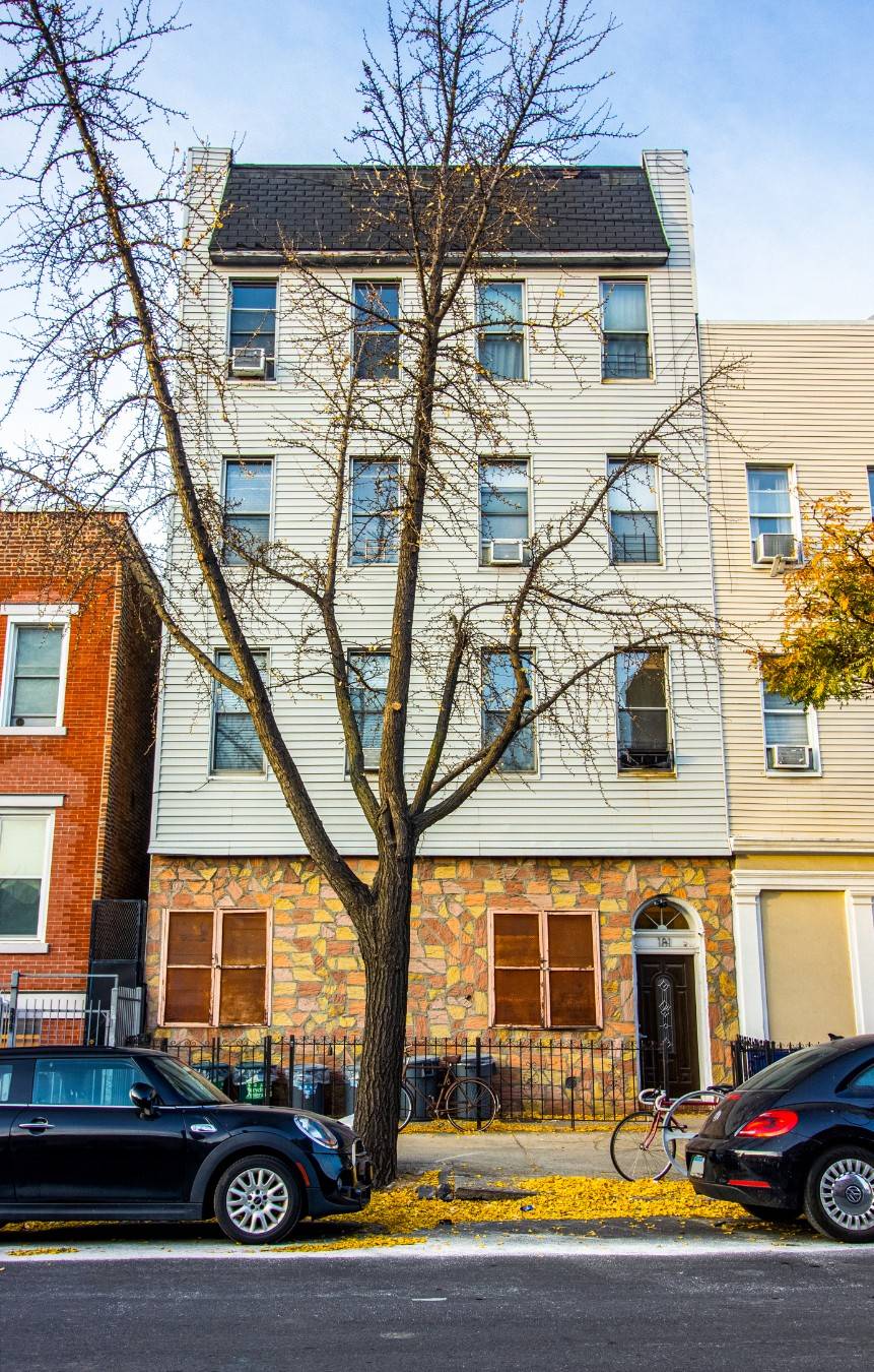 5. 2 Cap Rate Investment Building in a Prime Williamsburg Location Incredible Investment opportunity in the heart of Williamsburg steps away from the L train line.