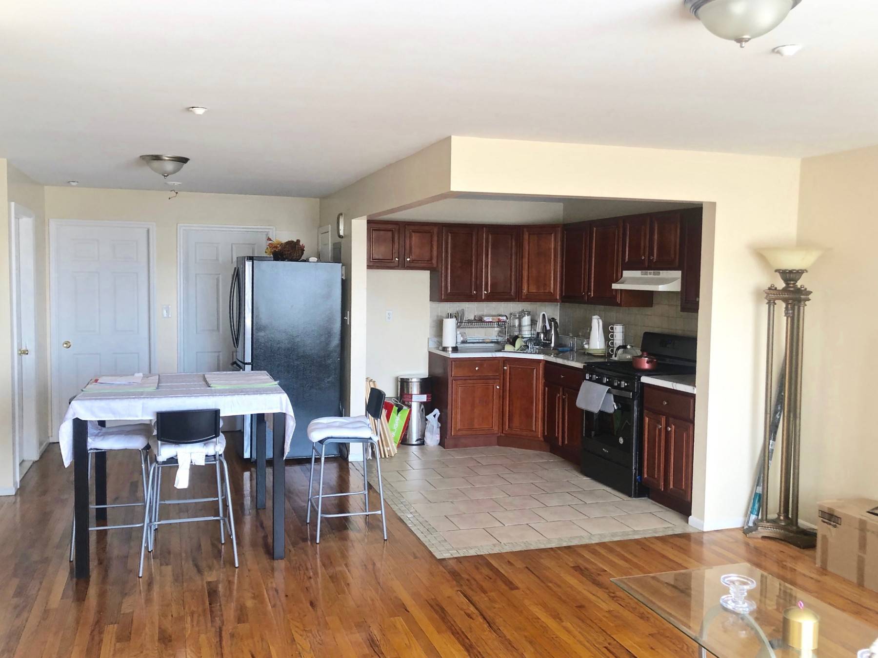 Beautiful open space 3 bedroom with a lot of bright lights and windows in all 3 bedrooms including the open concept kitchen living room.