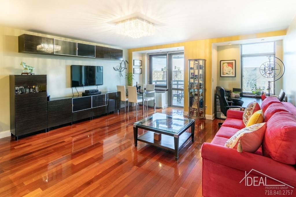 Newly renovated modern luxury 1 bedroom Condominium apartment with an 87 sq.