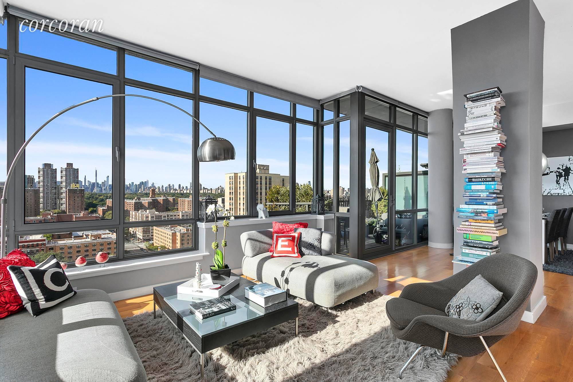 Perched on the fifteenth floor of A 5th on the ParkA, this sun flooded residence offers sweeping Park and city views to the South and East.