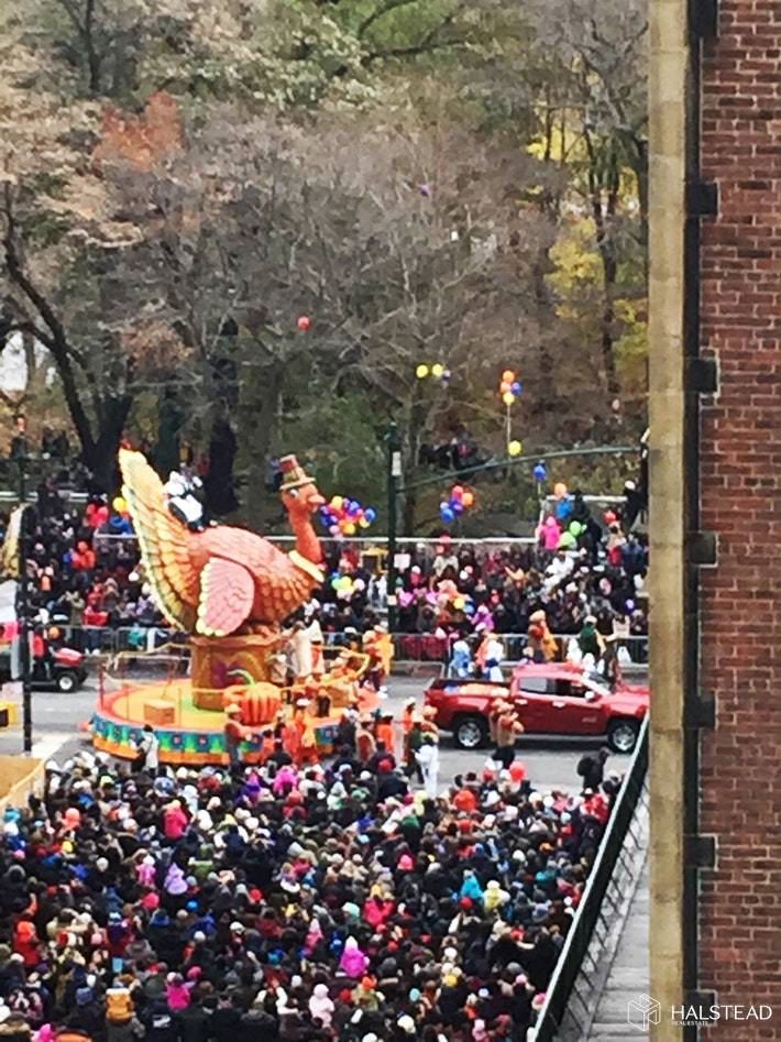 W72 off CPW One of the joys of this apartment is your November opportunity to witness Macy's Thanksgiving Day Parade.