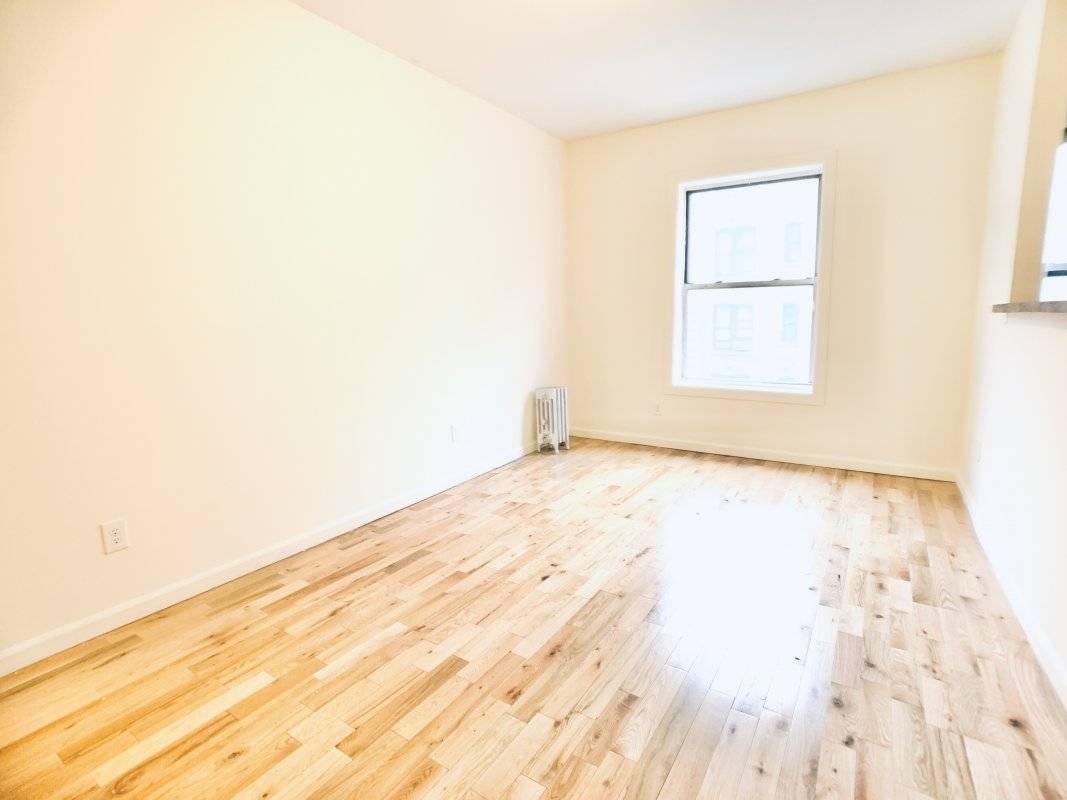 Location 177th St and Broadway Subway A 175th St This Apartment can be rented Deposit FREE.
