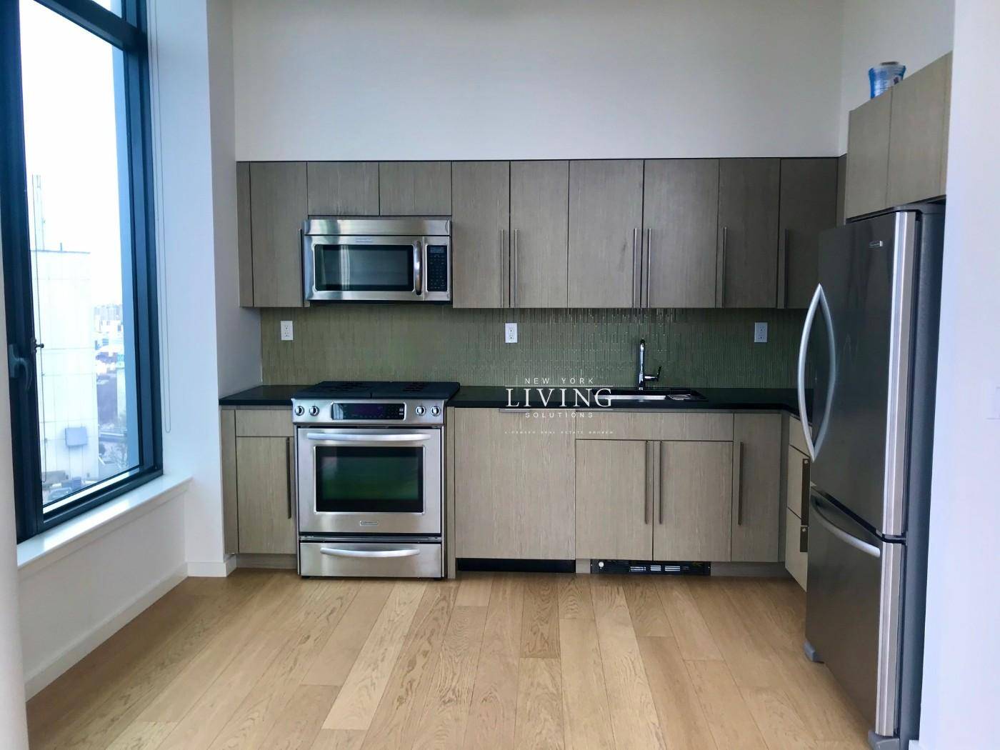Corner 1 bed on high floor with extra high ceilings with glass enclosed bedroom and living room, surrounded by 270 degree views of Manhattan and Brooklyn with floor to ceiling ...