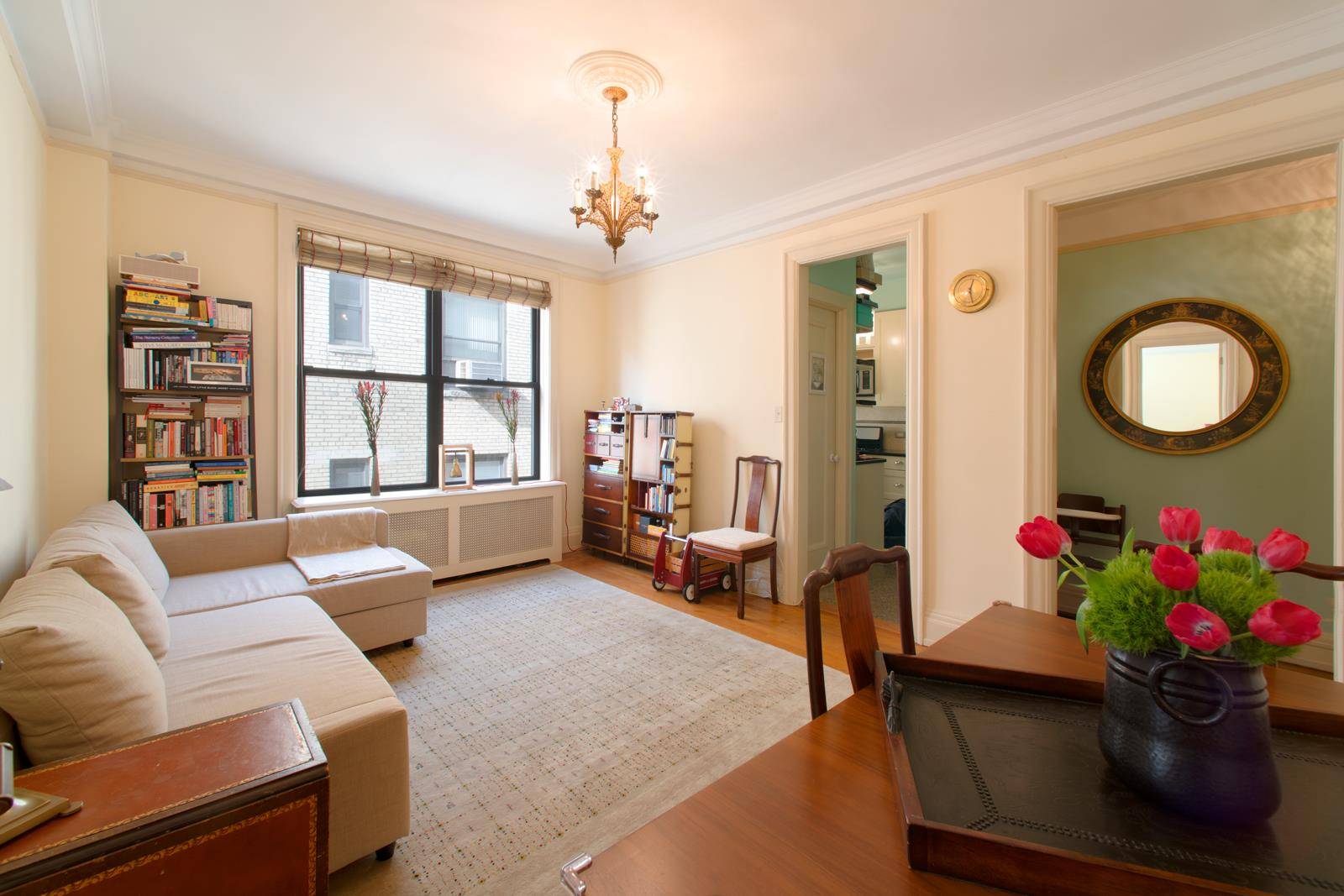 Discover an elegant well proportioned top floor one bedroom one and a half bath oasis in the heart of Manhattan, and historic Murray Hill !
