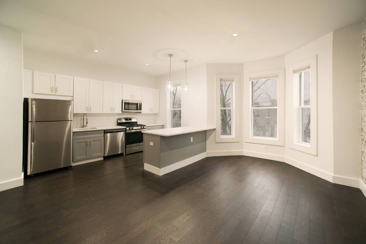 A newly renovated, move in ready, spacious 2 bedroom 1 bath unit in a very well maintained townhouse on a quiet, beautiful block in the heart of the vibrant Flatbush ...