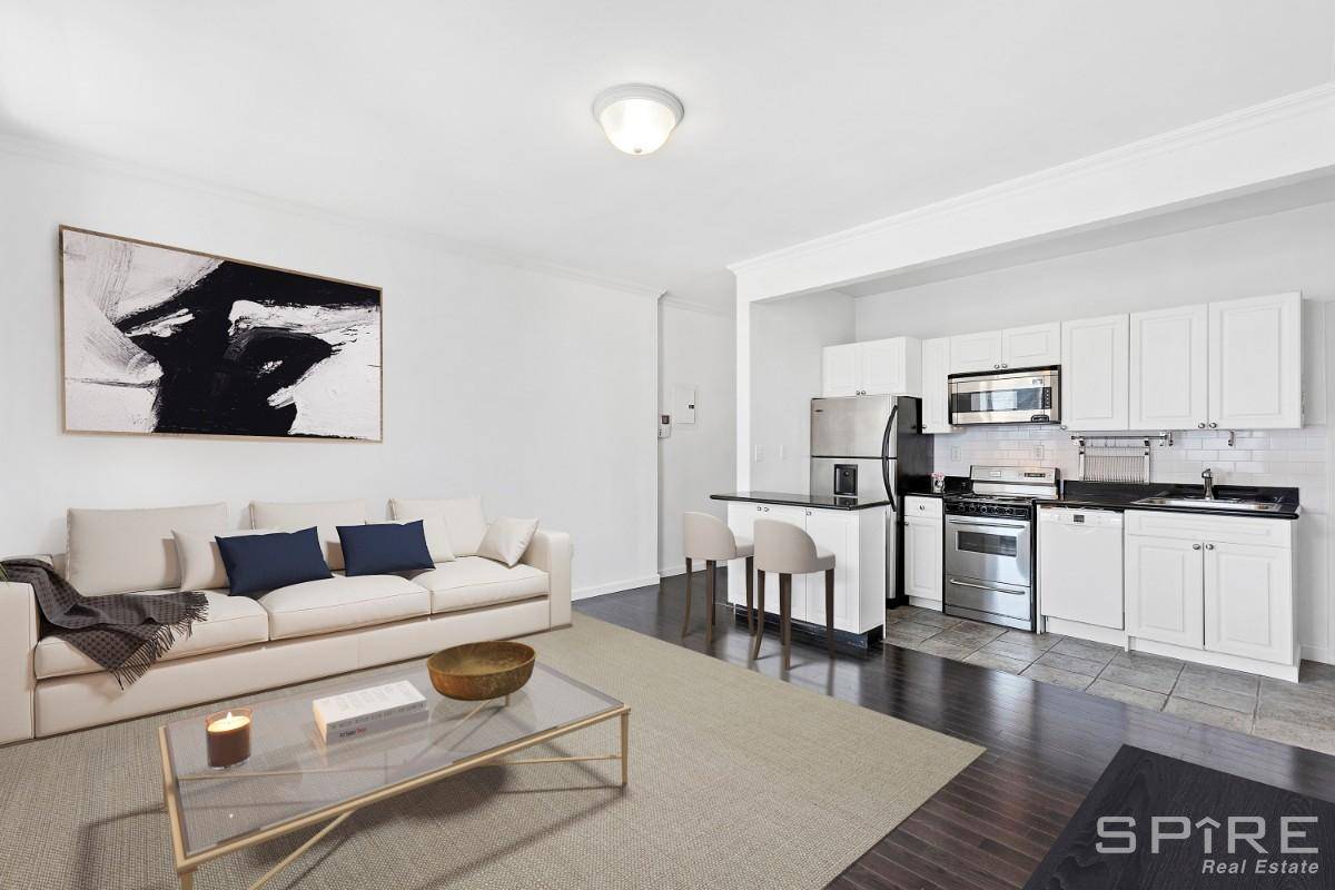 NO FEE Enjoy living in a very spacious two 2 queen size bedrooms and two 2 en suite bathrooms in South Harlem one of Manhattan's trendiest and fastest growing neighborhood ...