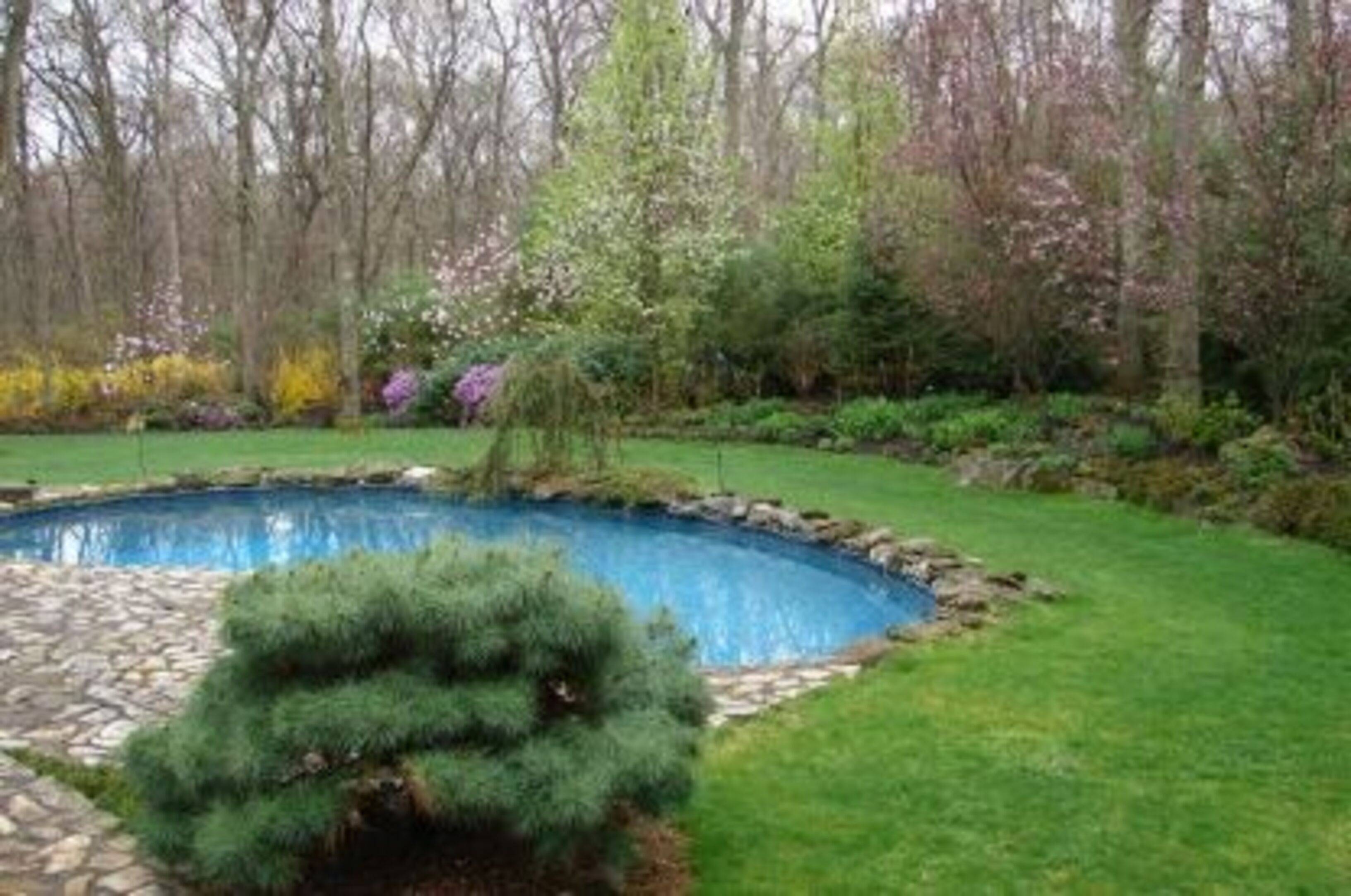 Southampton 4 Bdrms. Serene Setting With Heated Pool