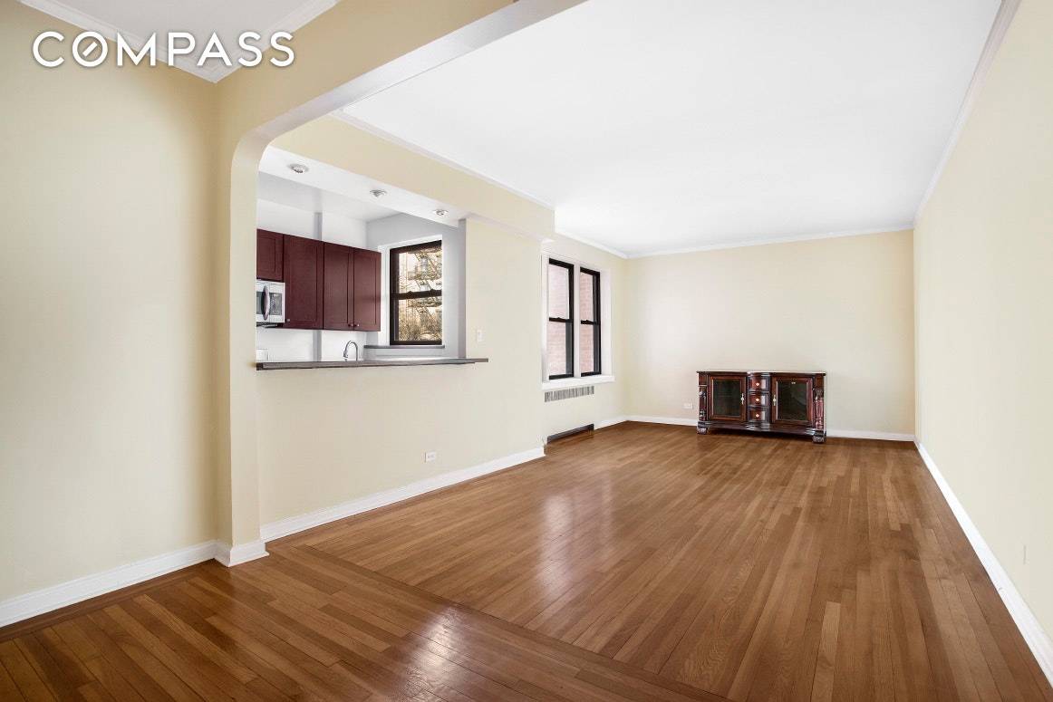 1 bed, 1 bath Co op RentalWelcome to this spaciously renovated 3 1 2 room home facing north east, located at the River Arts Co Op, the premier doorman building ...