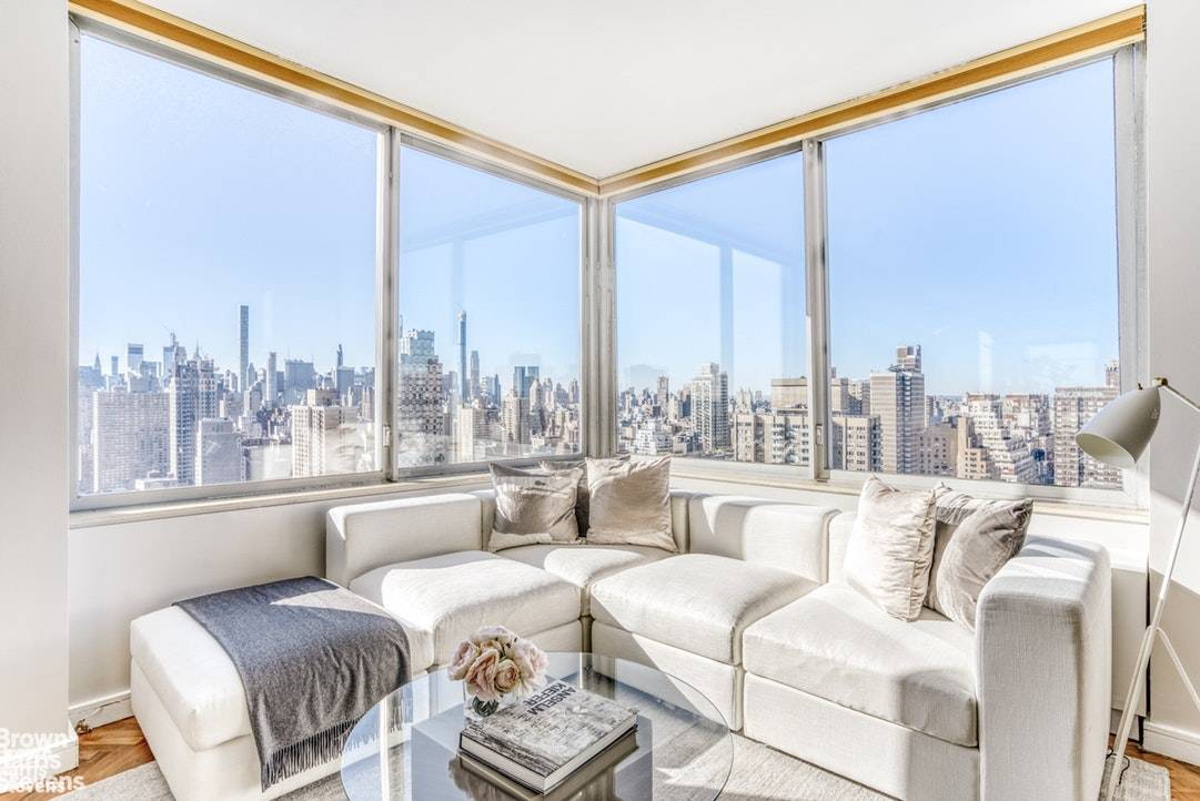Fully Renovated with Postcard Views from Every Room in Highly Desirable UES CondoRarely available high floor 3 bedroom, 3 full bath corner apartment at the Leighton House.